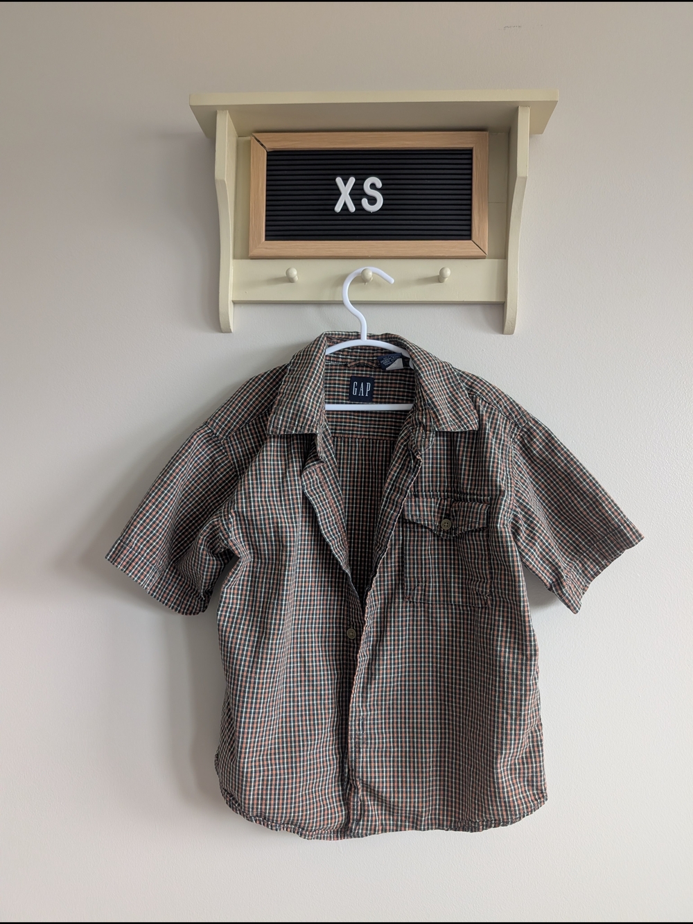 GAP Short-Sleeve Plaid Button-Front Shirt in Brown and Black